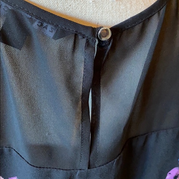 Floral Asymmetrical Tunic Top - Picture 5 of 6